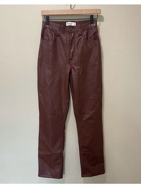 Abercrombie & Fitch The 90’s Straight Ultra High Rise Faux Leather Pants sz 26/2